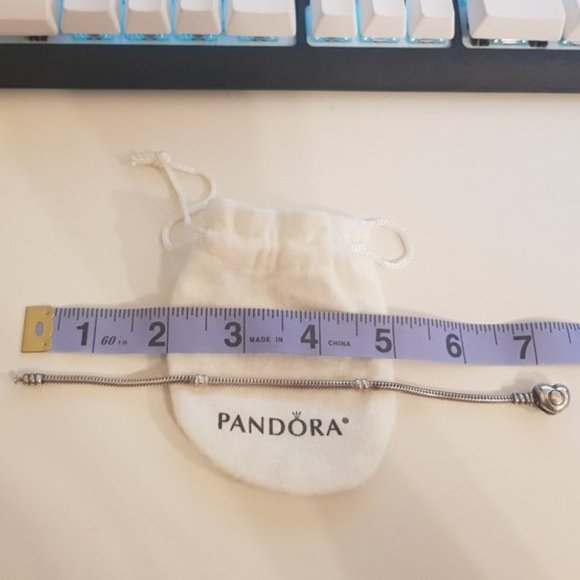 PANDORA //Moments Heart Clasp Snake Chain Bracelet - Picture 4 of 5